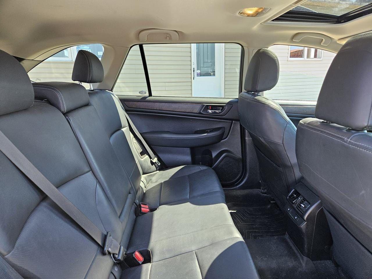 2016 Subaru Outback 5dr Wgn CVT 2.5i w/Limited Pkg Photo