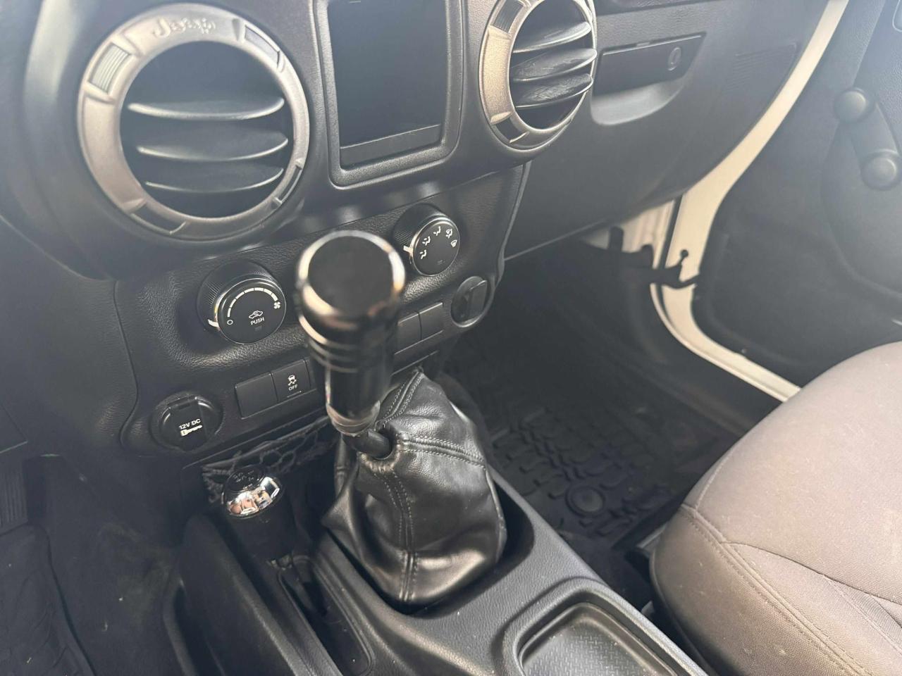 2017 Jeep Wrangler SPORT - Photo #13