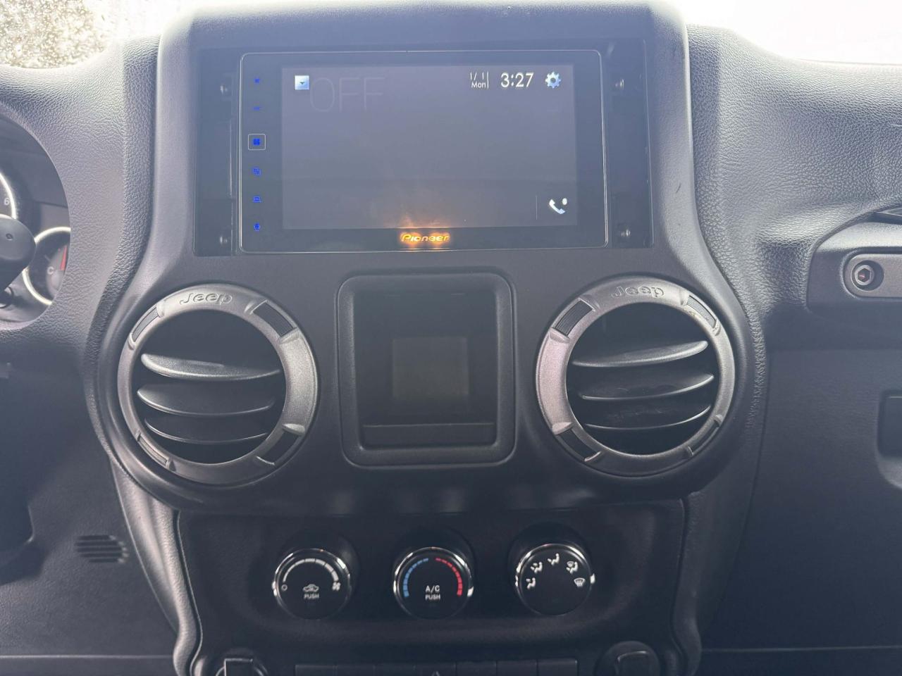 2017 Jeep Wrangler SPORT Photo