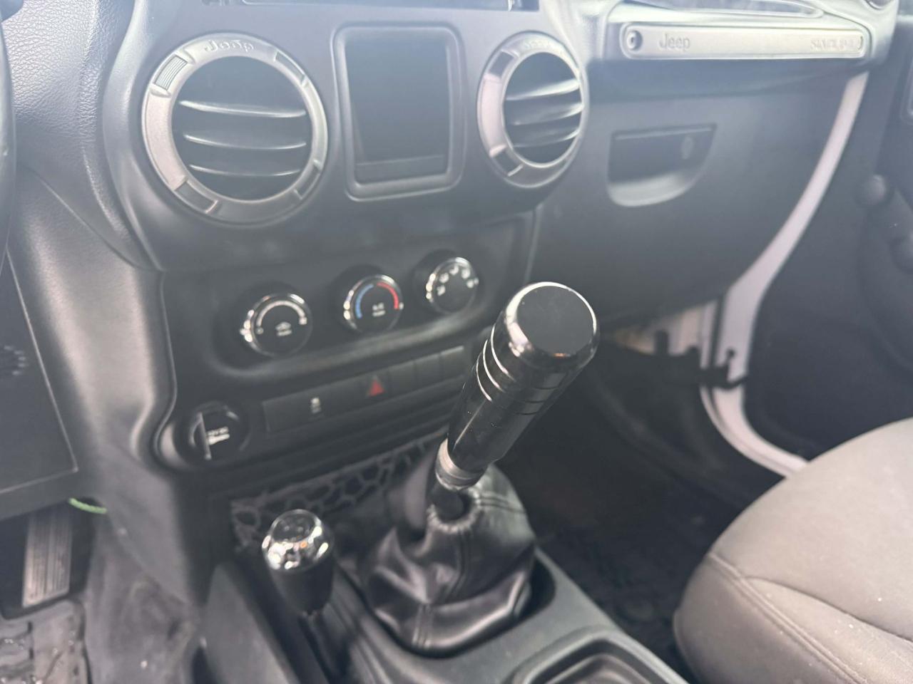 2017 Jeep Wrangler SPORT Photo