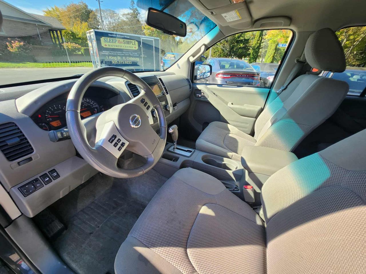 2015 Nissan Frontier SV - Photo #12