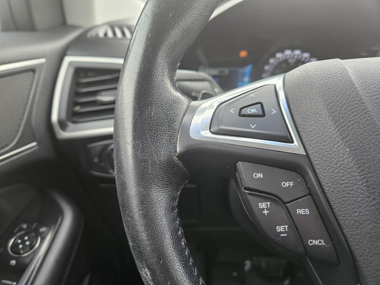 2016 Ford Edge SEL Photo