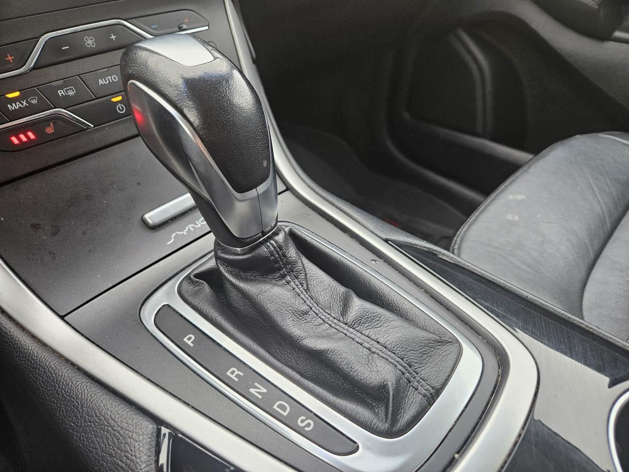 2016 Ford Edge SEL Photo