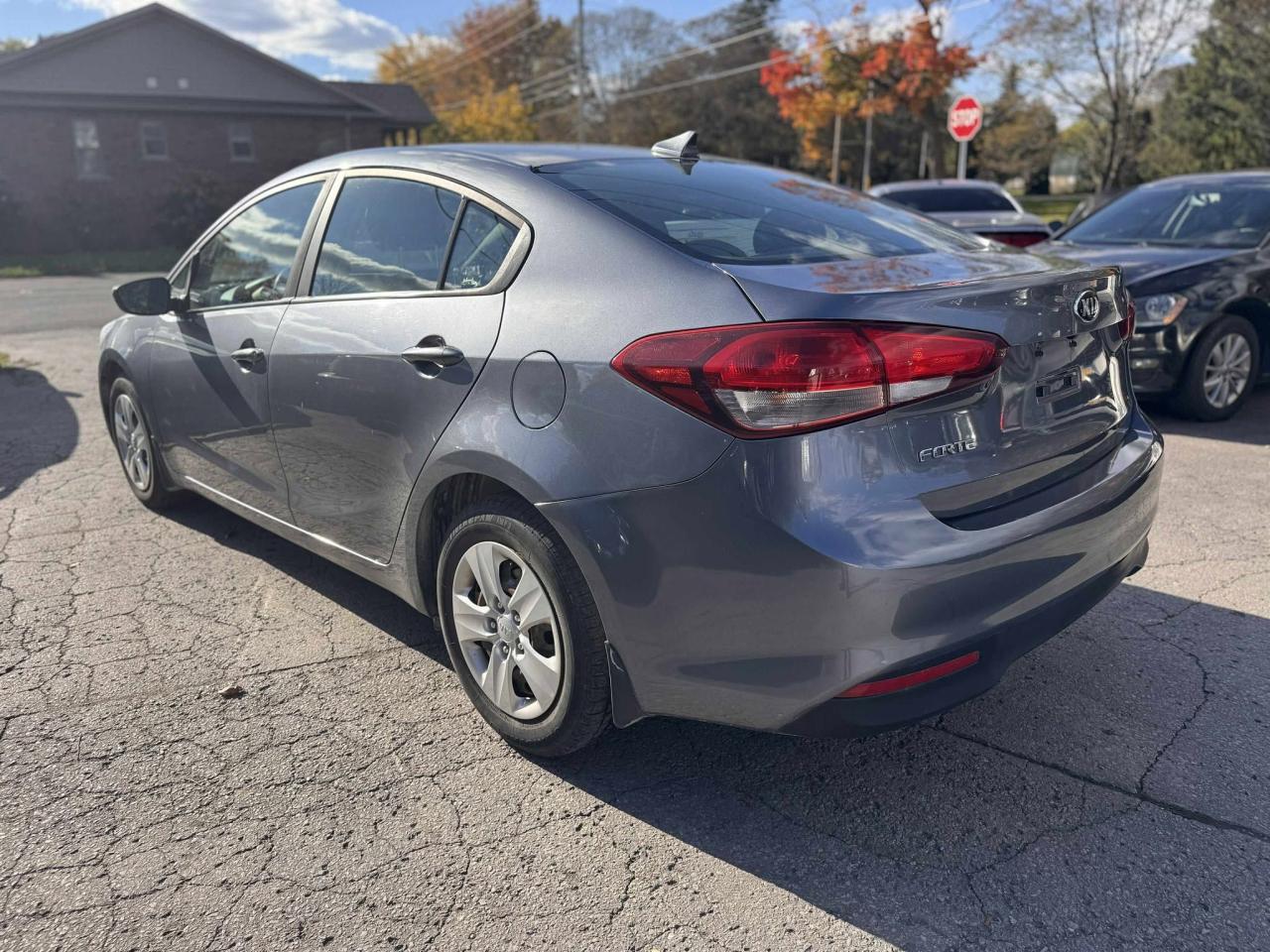 2017 Kia Forte LX - Photo #5