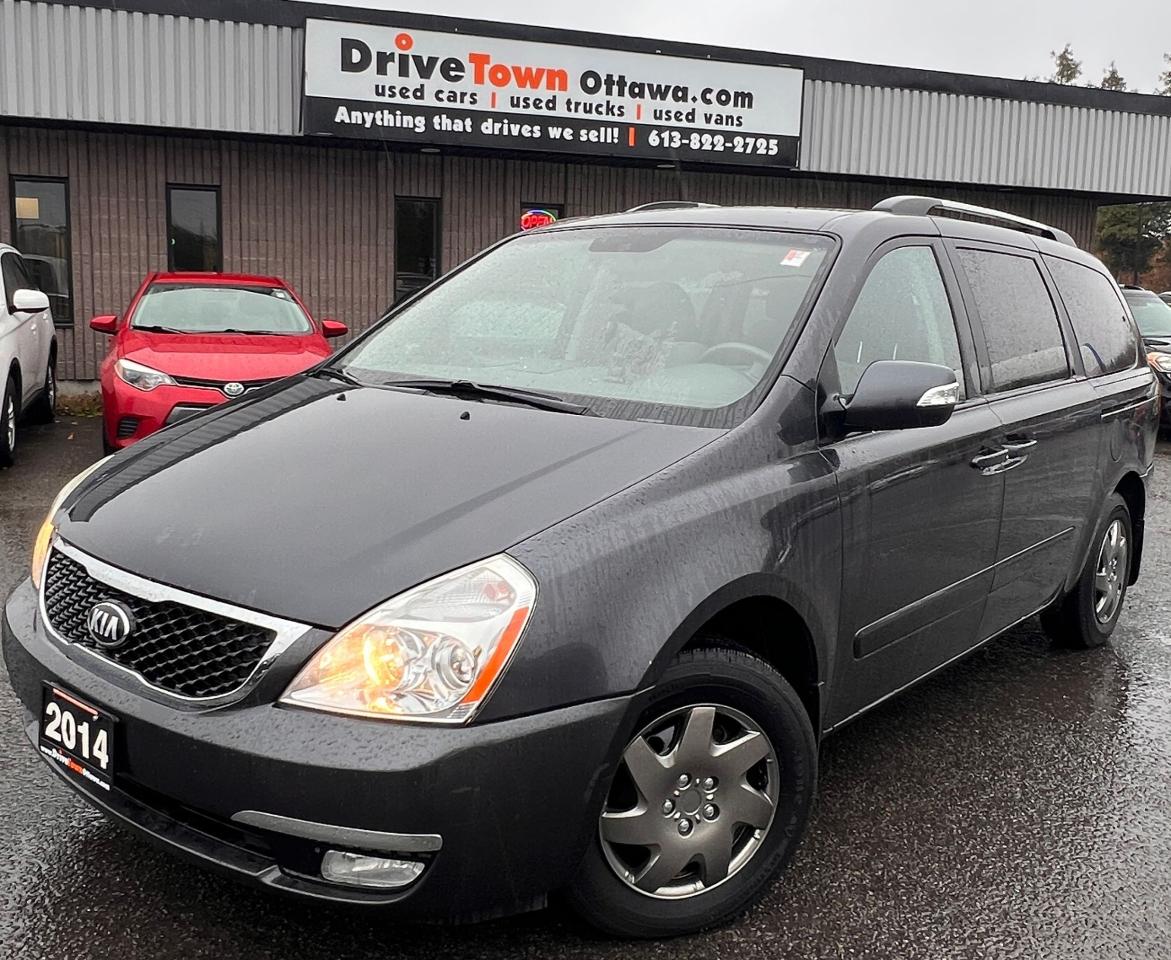 2014 Kia Sedona LX - Photo #1