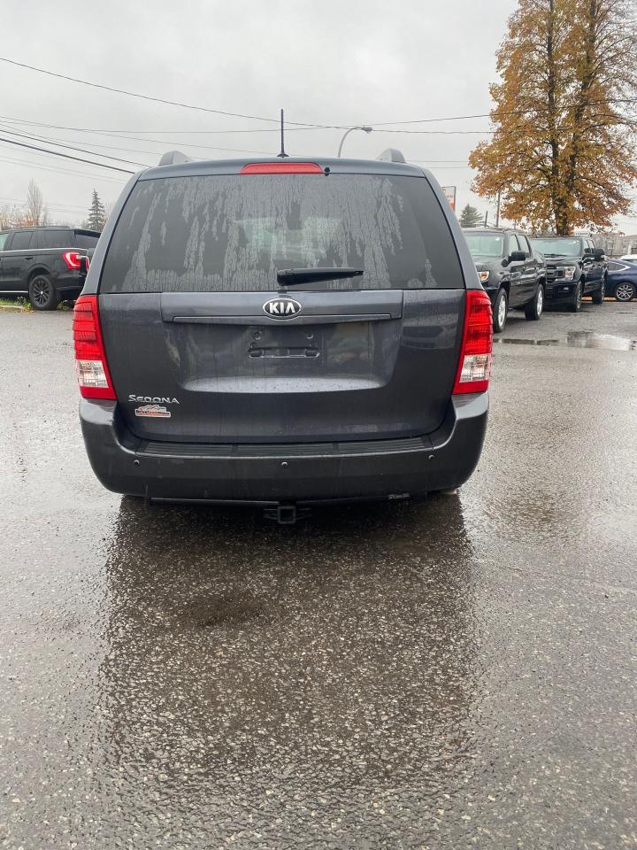 2014 Kia Sedona LX - Photo #5