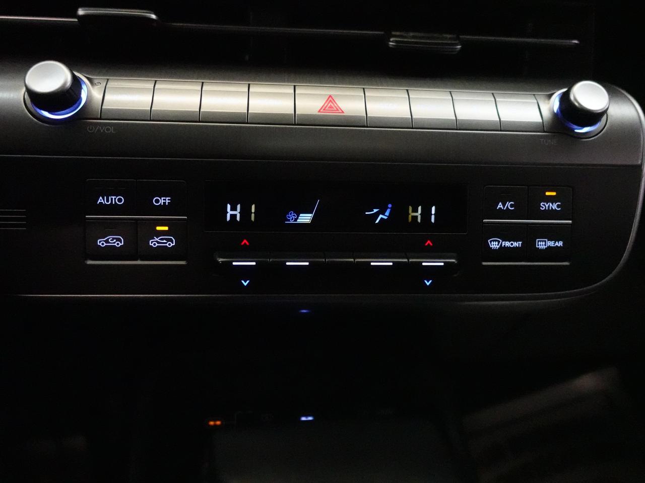 2024 Hyundai KONA PREFERRED | Trend Pkg | AWD | Leather | Pano roof Photo