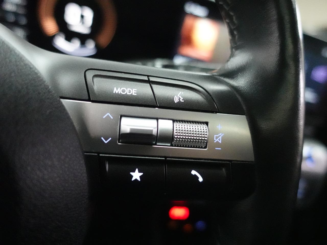 2024 Hyundai KONA PREFERRED | Trend Pkg | AWD | Leather | Pano roof Photo