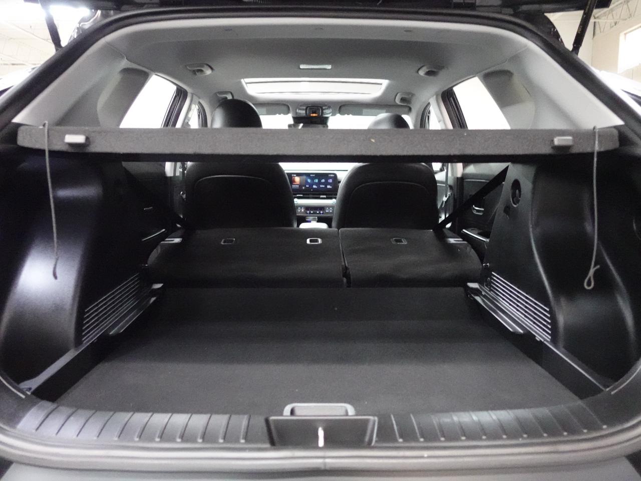 2024 Hyundai KONA PREFERRED | Trend Pkg | AWD | Leather | Pano roof Photo