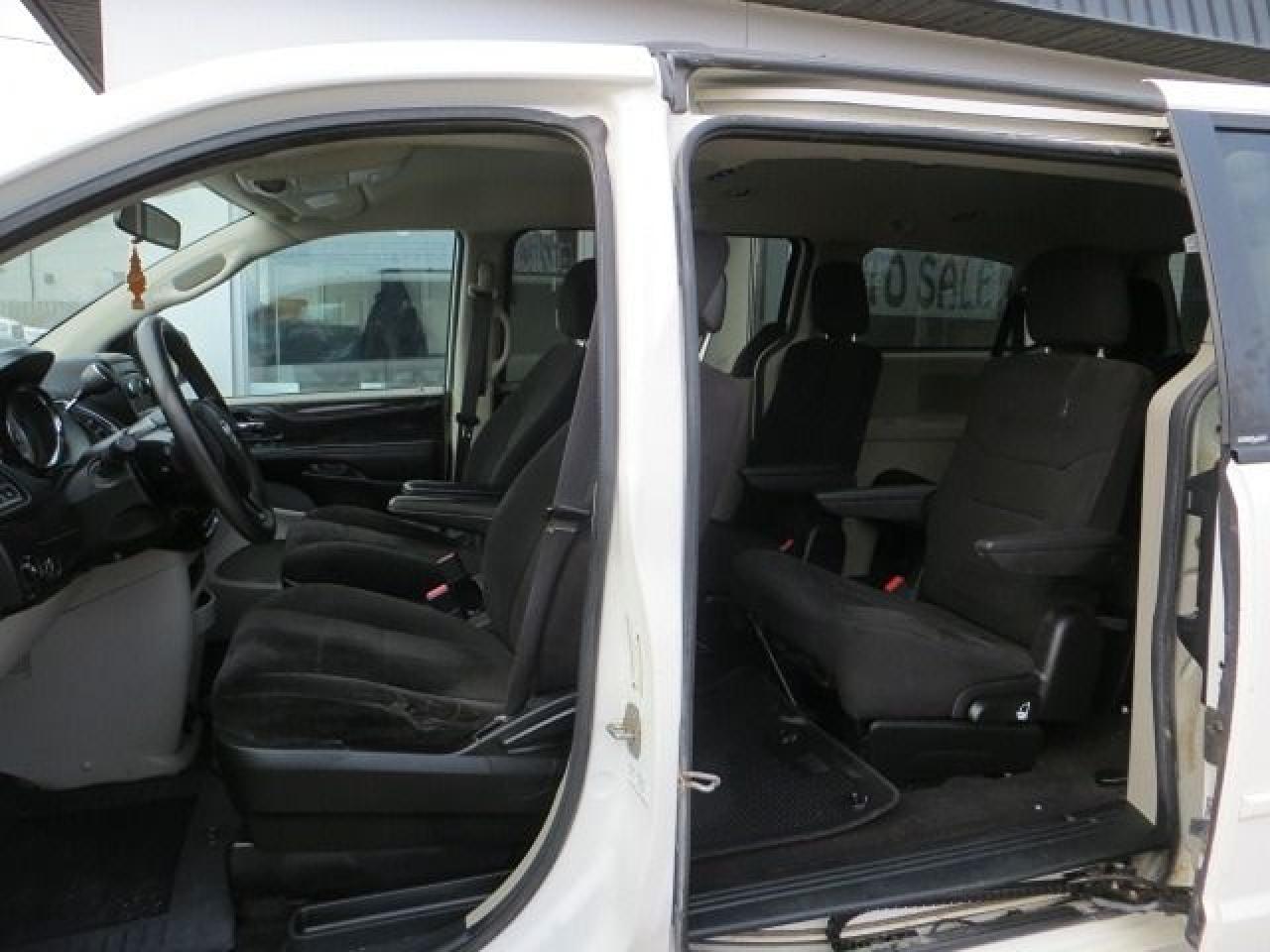 2018 Dodge Grand Caravan CERTIFIED, SXT, FULL STOW & GO 7 PASSENGERS - Photo #9