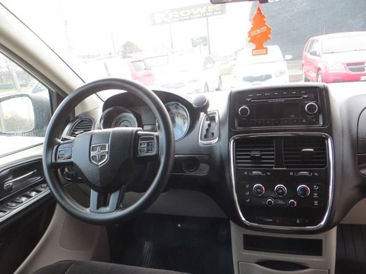 2018 Dodge Grand Caravan CERTIFIED, SXT, FULL STOW & GO 7 PASSENGERS - Photo #16