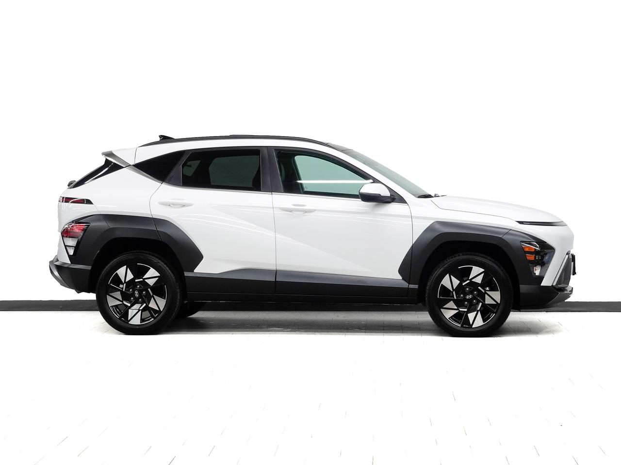 2024 Hyundai KONA PREFERRED | Trend Pkg | AWD | Leather | Pano roof Photo