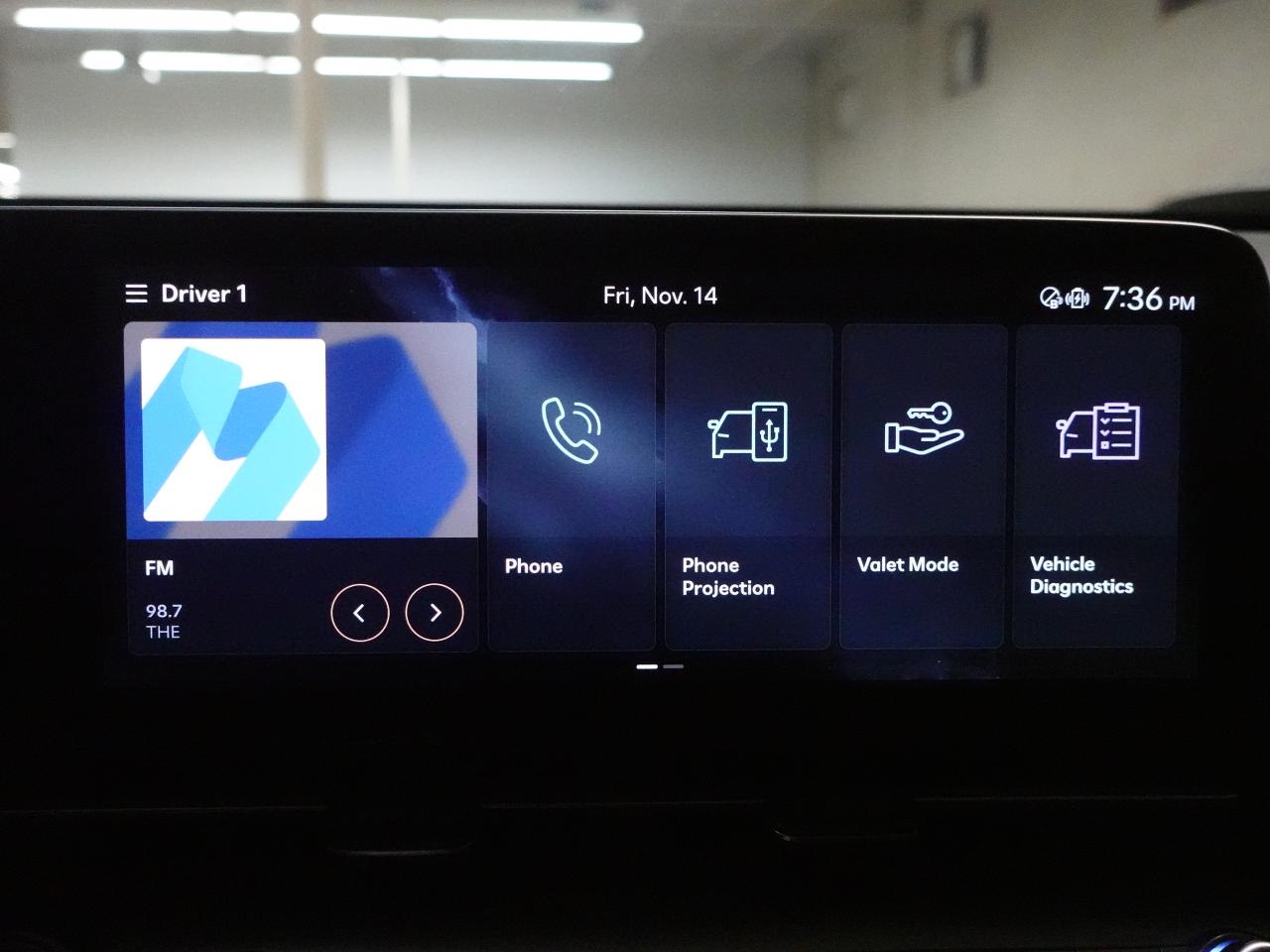 2024 Hyundai KONA PREFERRED | Trend Pkg | AWD | Leather | Pano roof Photo