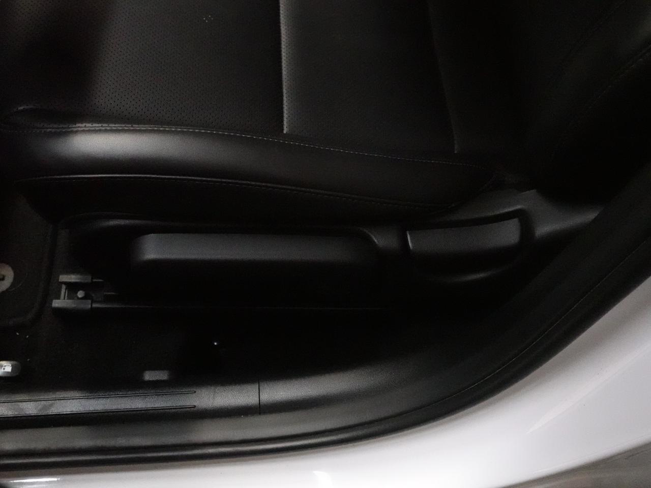 2024 Hyundai KONA PREFERRED | Trend Pkg | AWD | Leather | Pano roof Photo