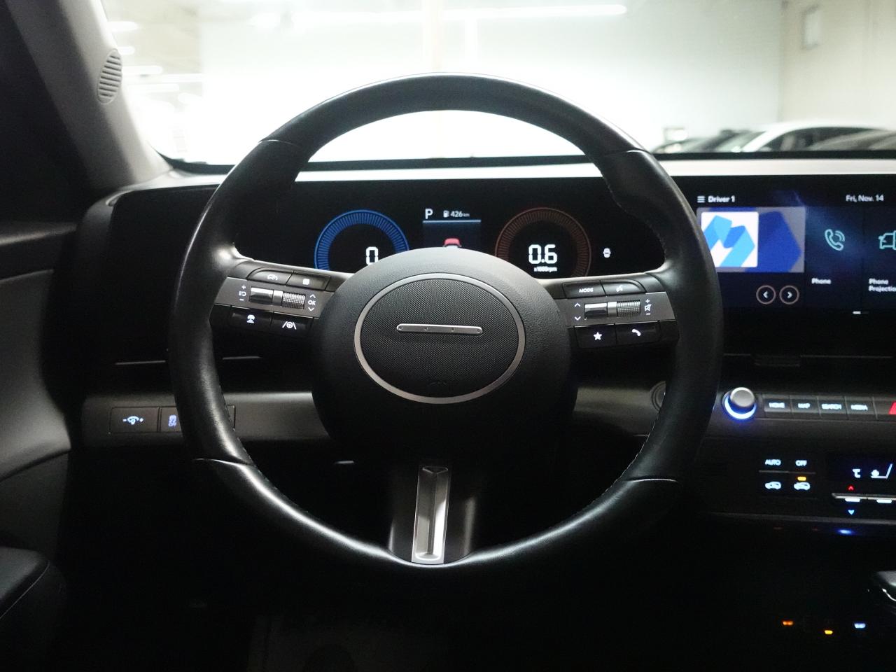 2024 Hyundai KONA PREFERRED | Trend Pkg | AWD | Leather | Pano roof Photo