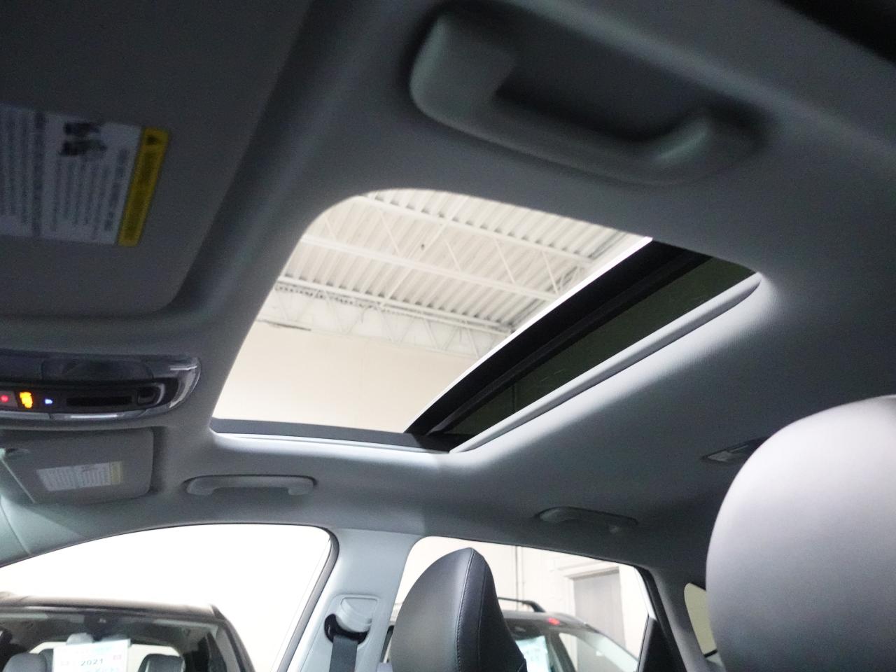 2024 Hyundai KONA PREFERRED | Trend Pkg | AWD | Leather | Pano roof Photo