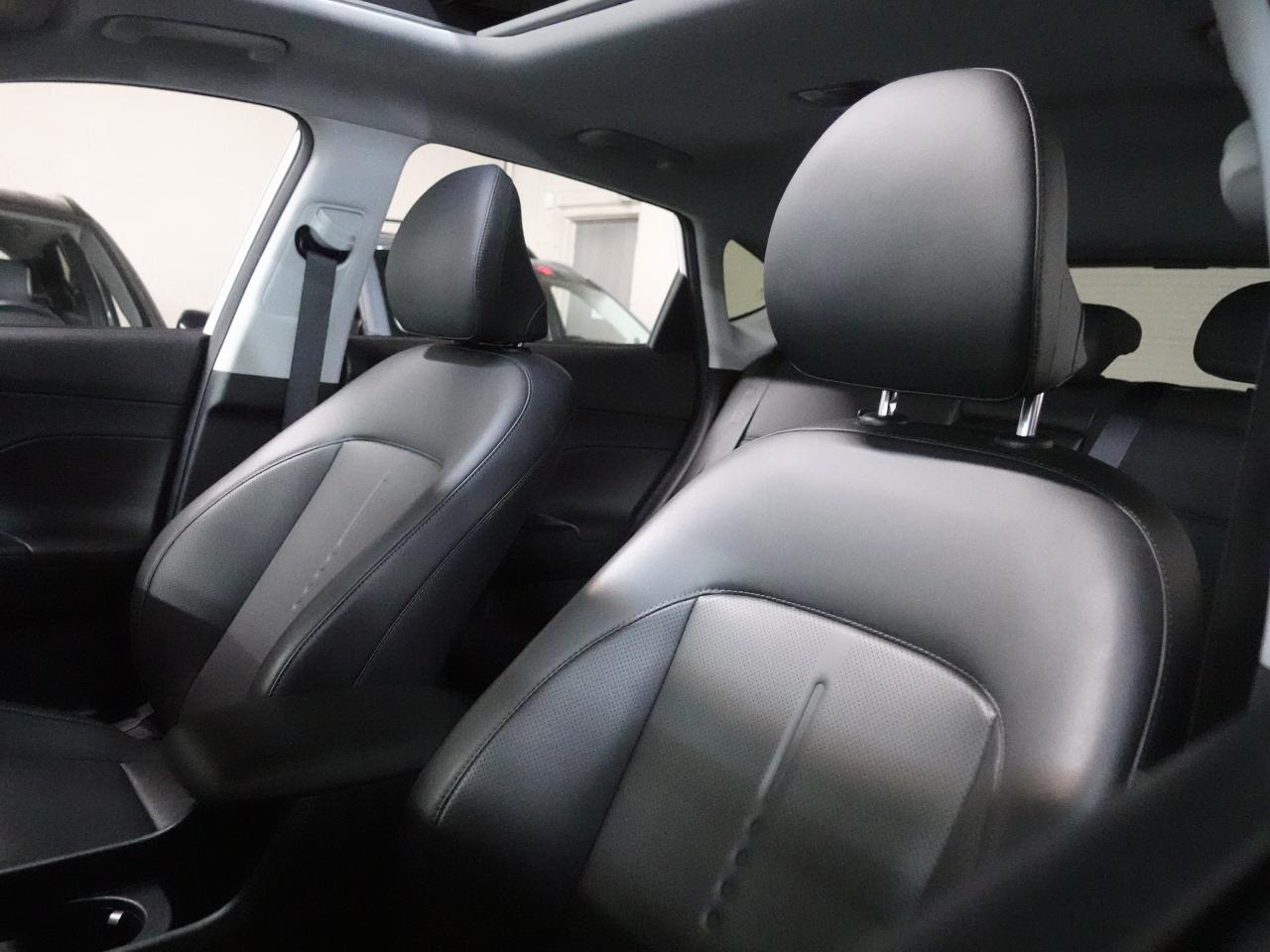 2024 Hyundai KONA PREFERRED | Trend Pkg | AWD | Leather | Pano roof