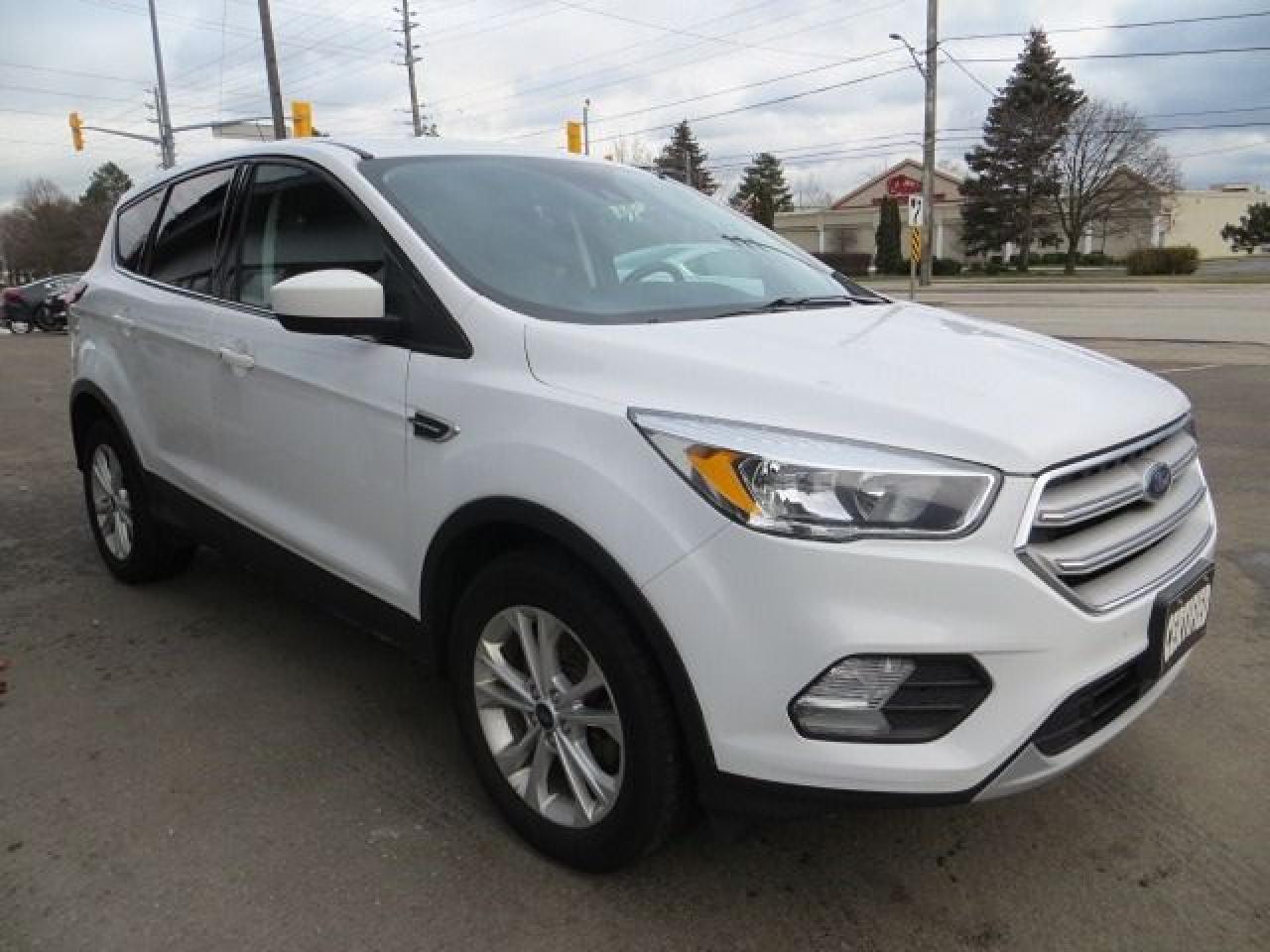 2018 Ford Escape CERTIFIED, 4WD, REAR CAMERA, HEATED SEATS - Photo #4