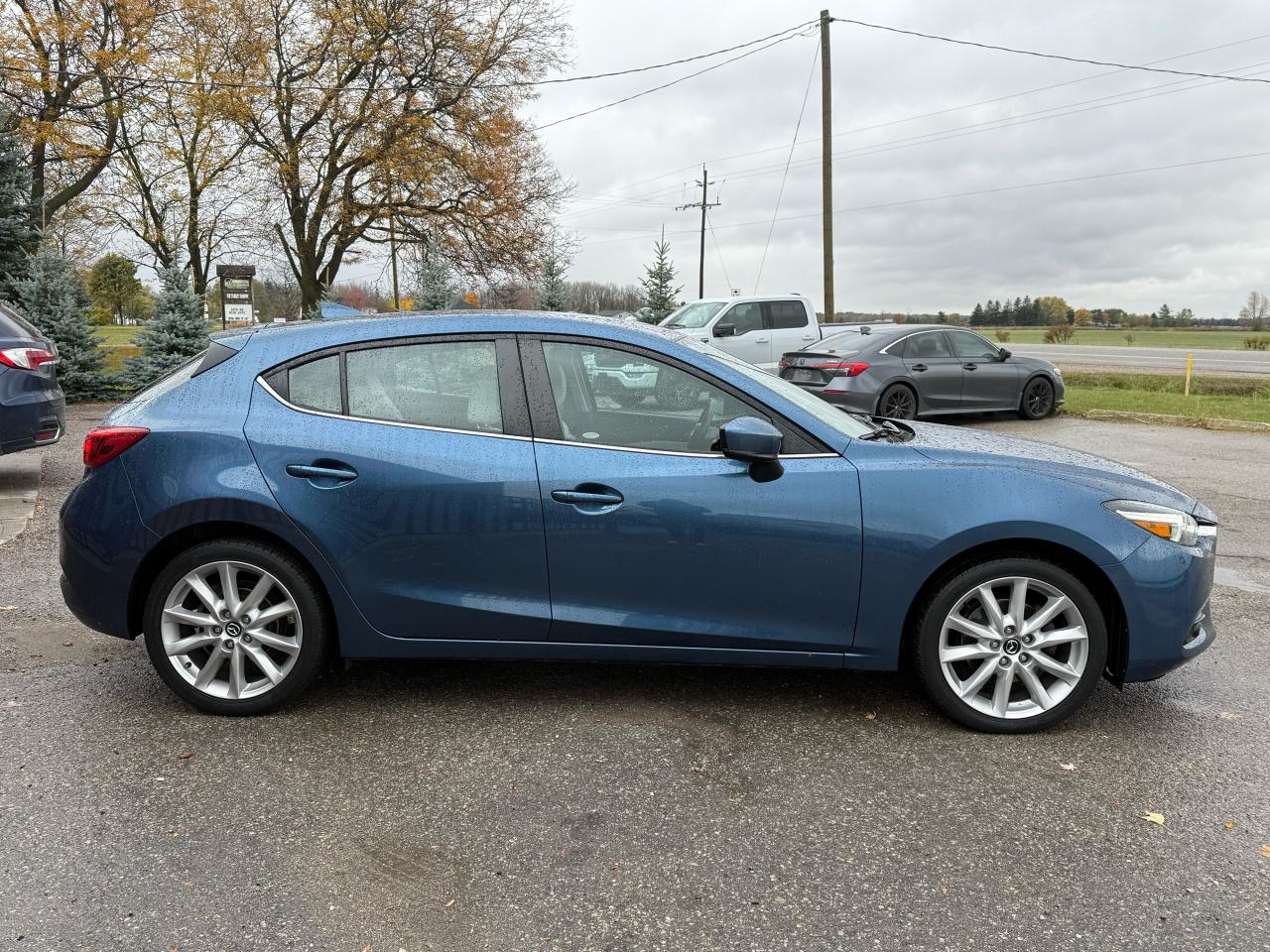 2017 Mazda MAZDA3 GT | Navigation | Backup Camera | Sunroof - Photo #6