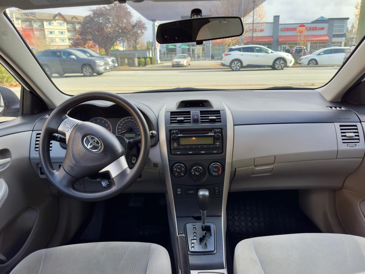 2013 Toyota Corolla FINANCING AVAILABLE Photo11