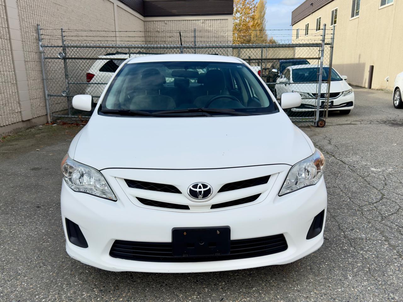 2013 Toyota Corolla FINANCING AVAILABLE Photo2