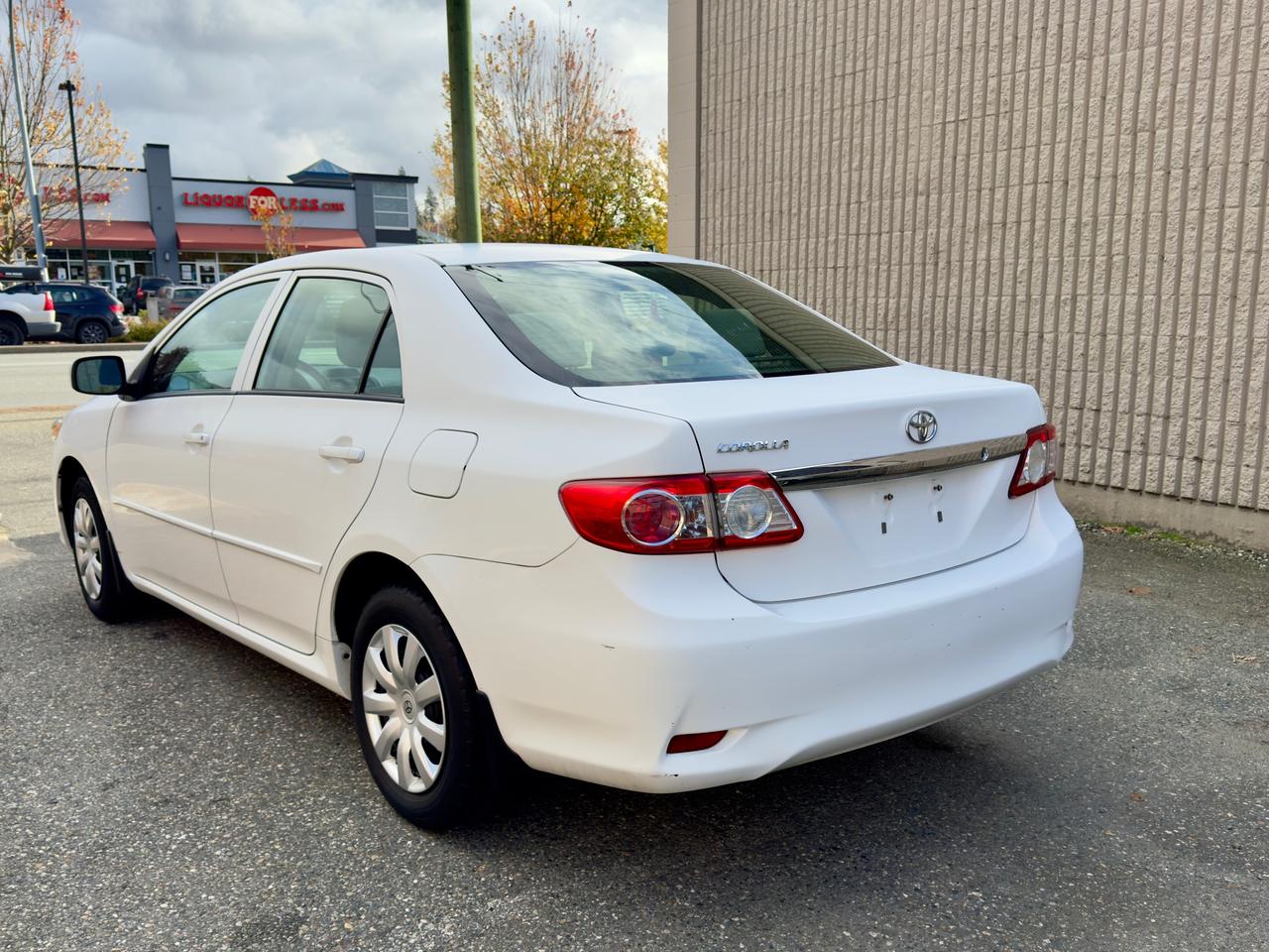 2013 Toyota Corolla FINANCING AVAILABLE Photo7
