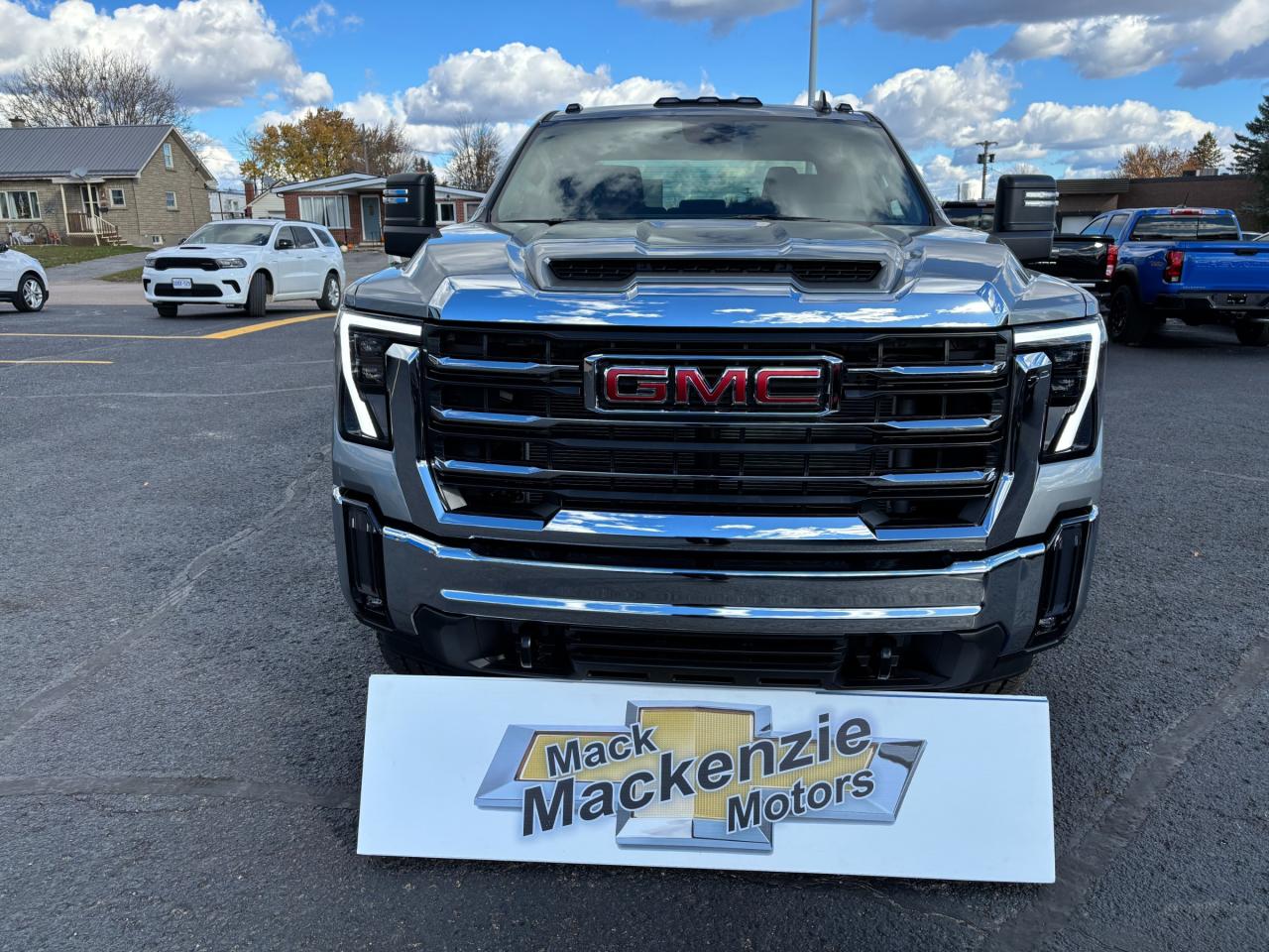 2026 GMC Sierra 2500 HD 2026 GMC Sierra 2500HD SLE Crew Cab 4WD Photo0