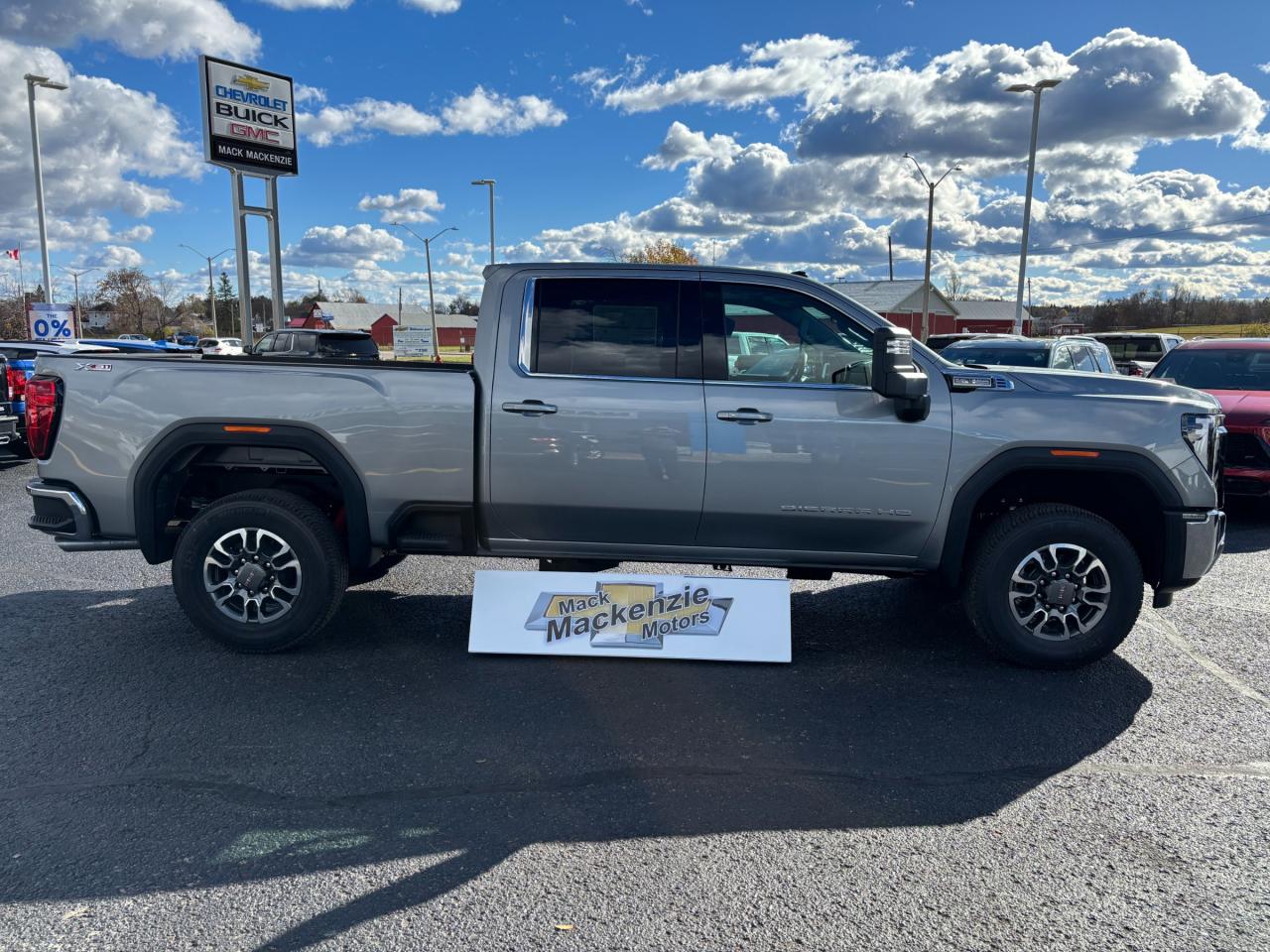 2026 GMC Sierra 2500 HD 2026 GMC Sierra 2500HD SLE Crew Cab 4WD Photo