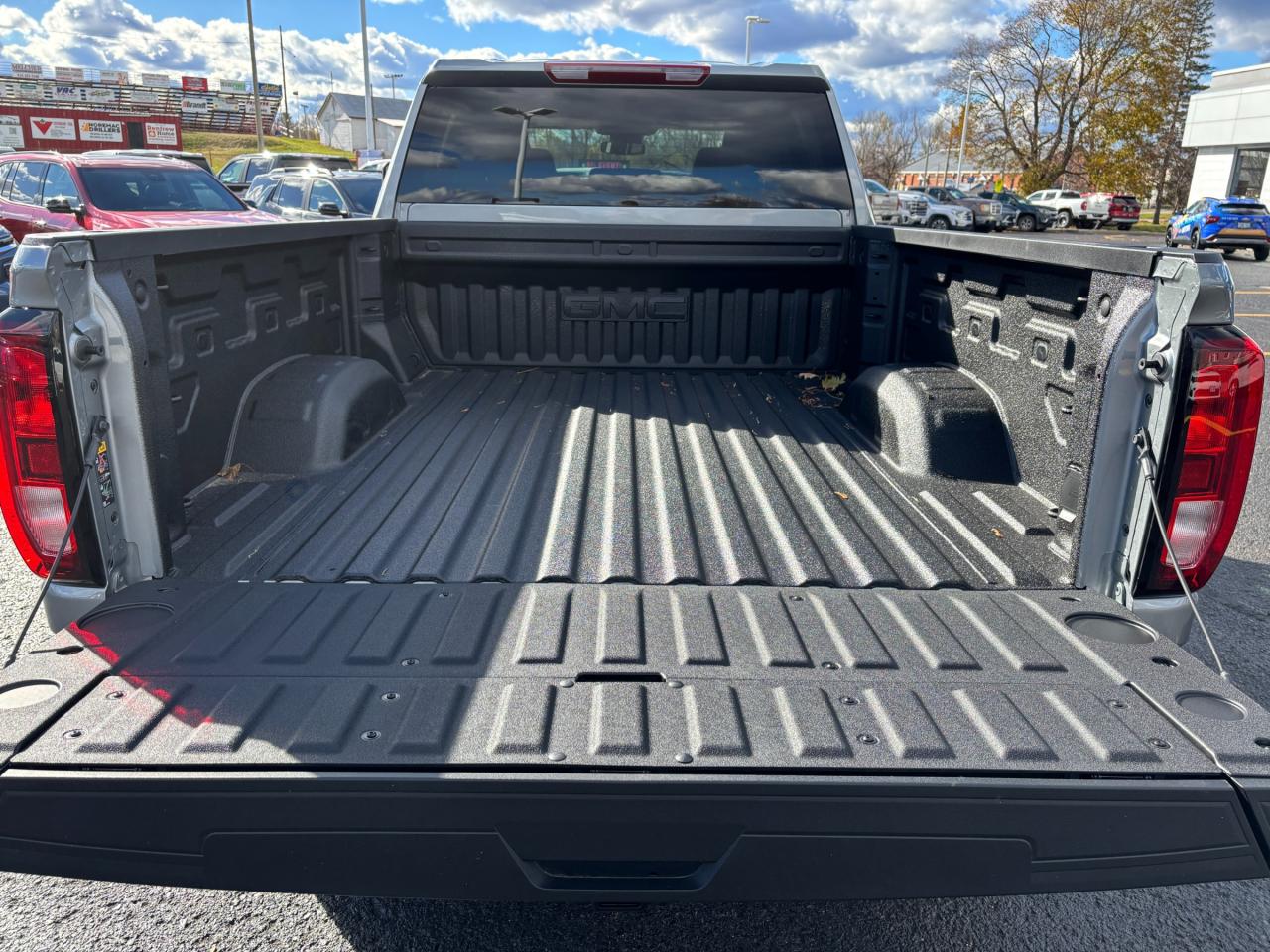 2026 GMC Sierra 2500 HD 2026 GMC Sierra 2500HD SLE Crew Cab 4WD Photo