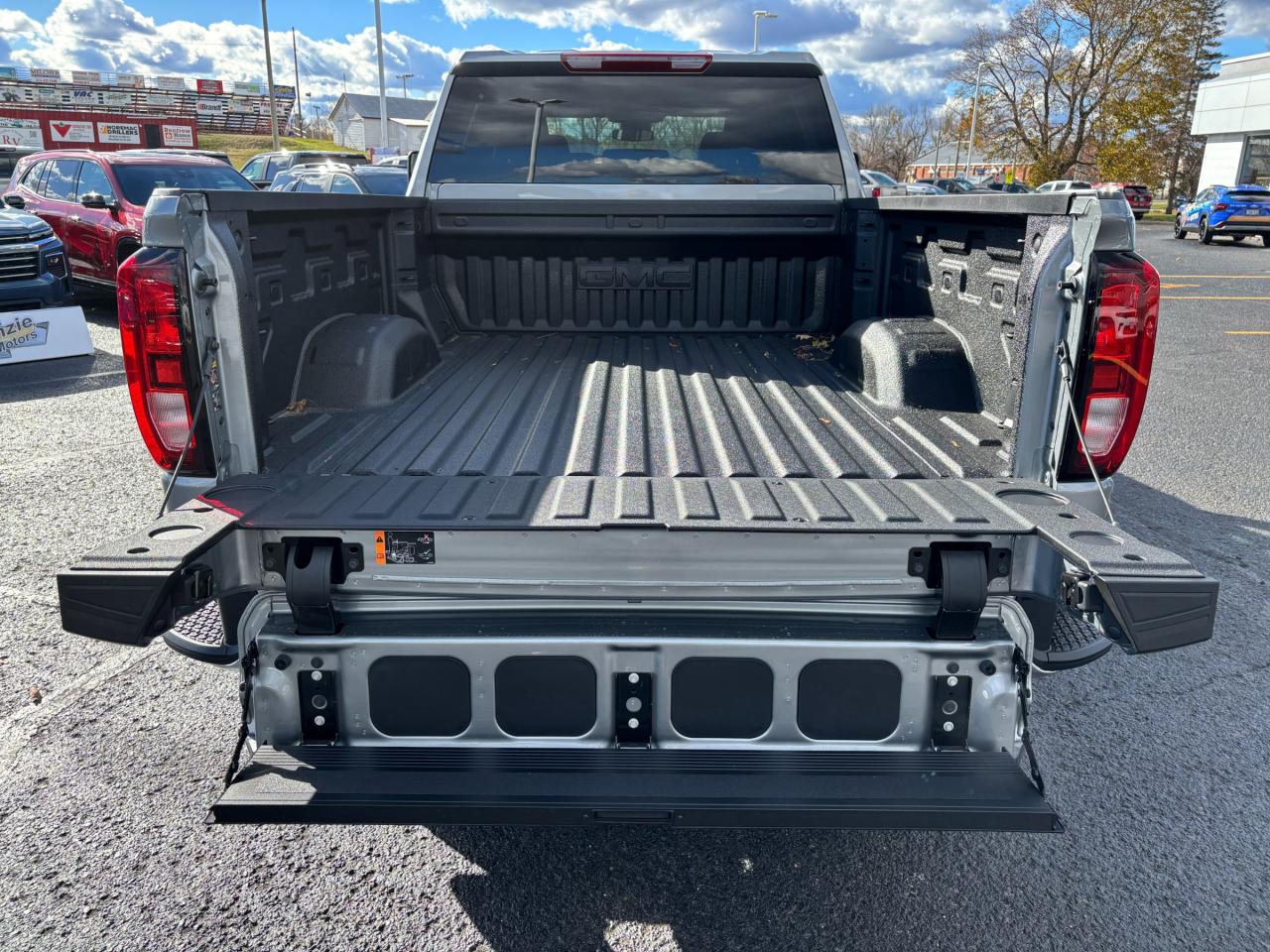 2026 GMC Sierra 2500 HD 2026 GMC Sierra 2500HD SLE Crew Cab 4WD Photo