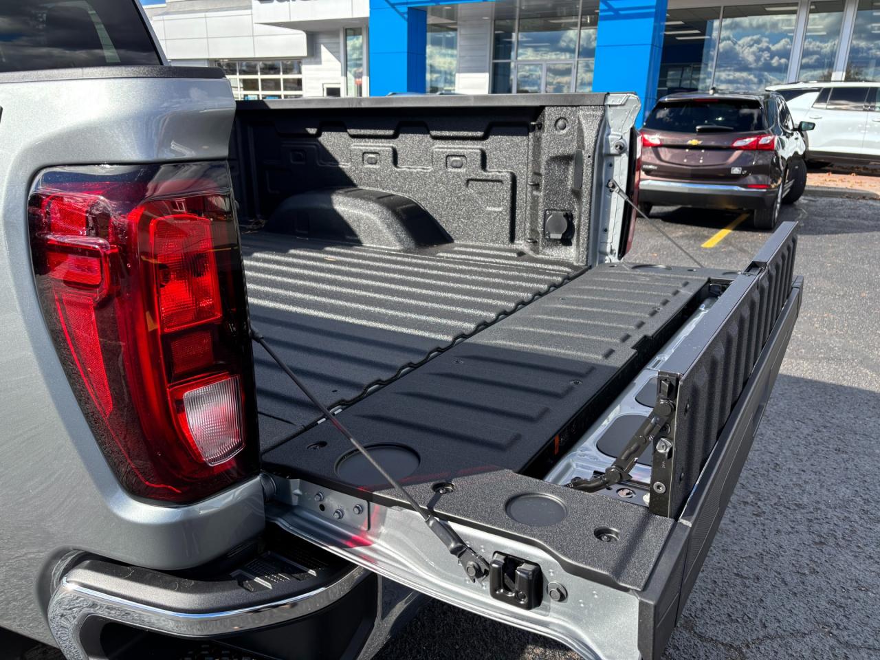 2026 GMC Sierra 2500 HD 2026 GMC Sierra 2500HD SLE Crew Cab 4WD Photo