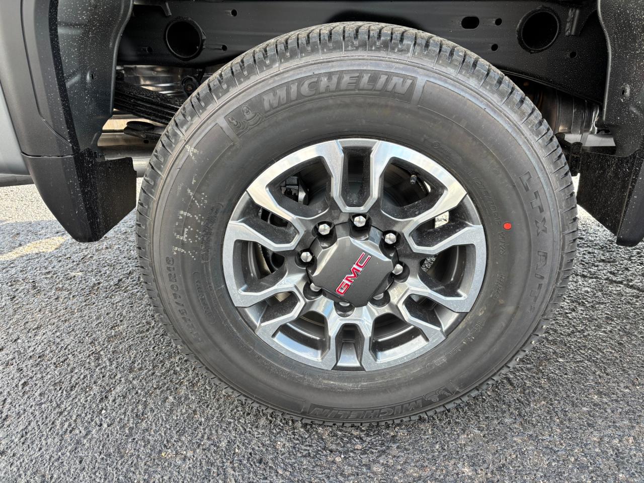 2026 GMC Sierra 2500 HD 2026 GMC Sierra 2500HD SLE Crew Cab 4WD Photo