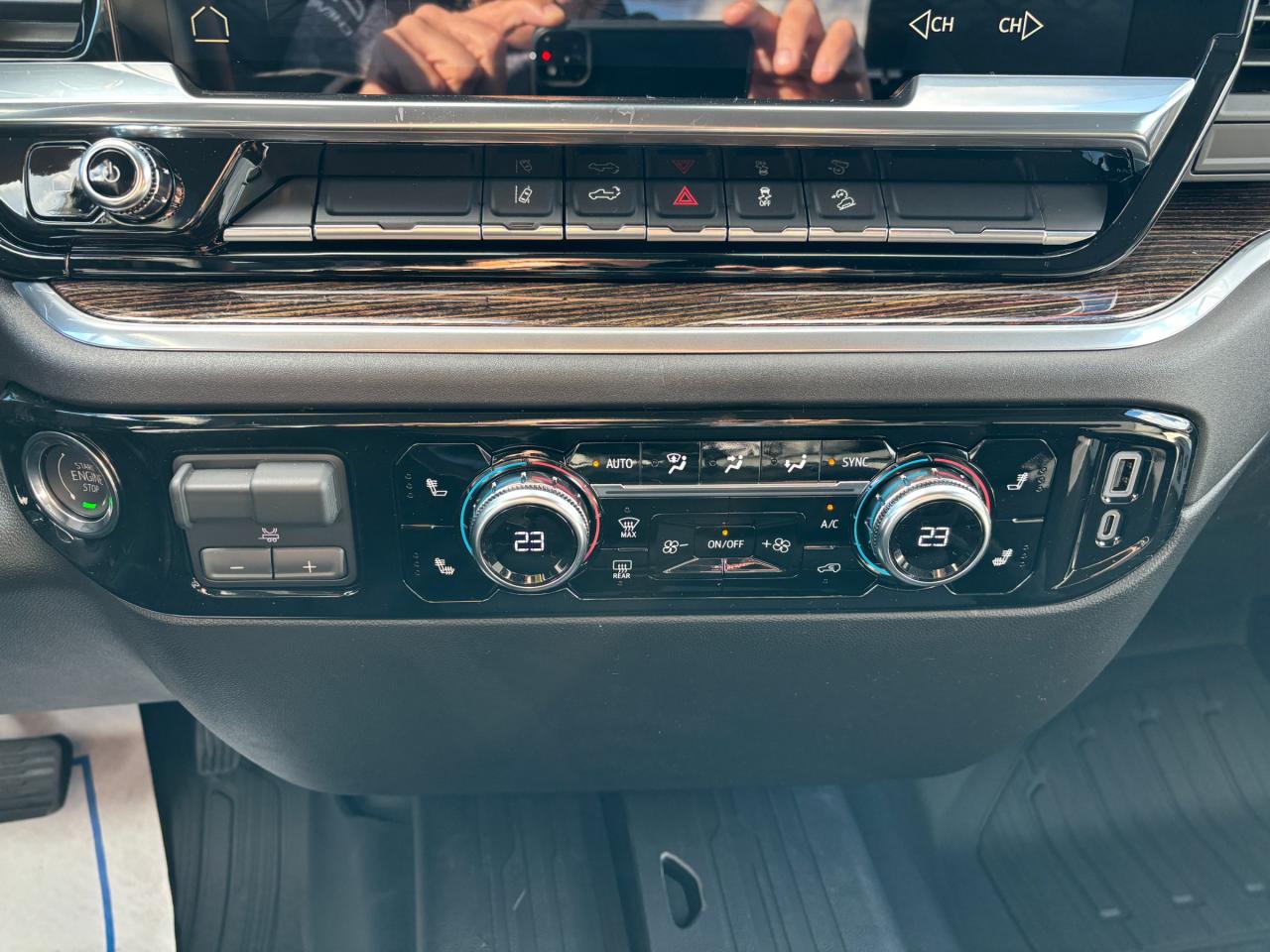 2026 GMC Sierra 2500 HD 2026 GMC Sierra 2500HD SLE Crew Cab 4WD Photo