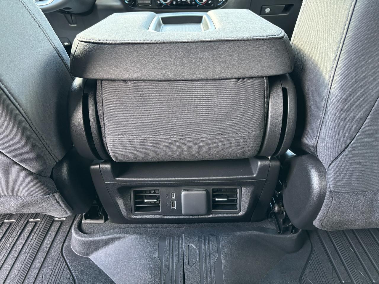 2026 GMC Sierra 2500 HD 2026 GMC Sierra 2500HD SLE Crew Cab 4WD Photo