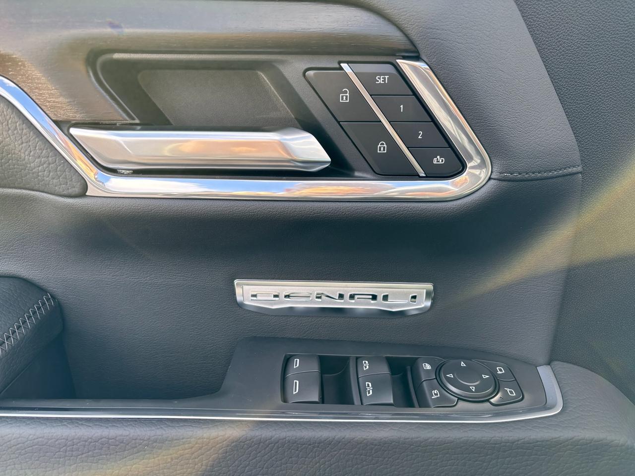 2026 GMC Sierra 1500 2026 GMC Sierra Denali 4WD Photo