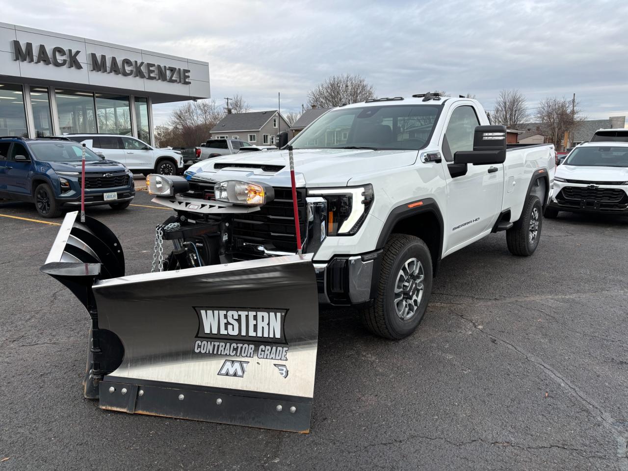 2026 GMC Sierra 3500 HD 2026 GMC Sierra 3500HD Pro Regular Cab 4WD Photo4