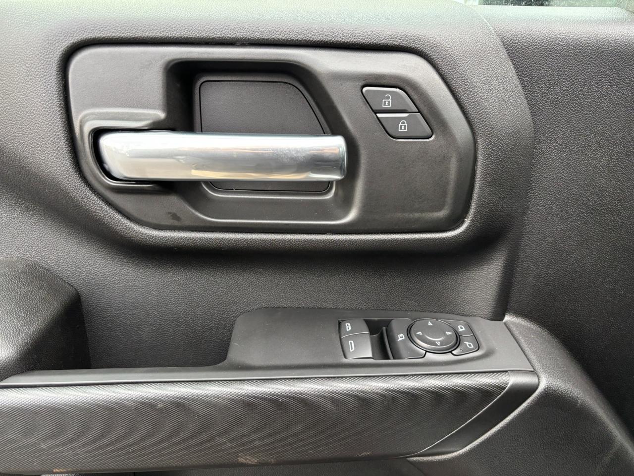 2026 GMC Sierra 3500 HD 2026 GMC Sierra 3500HD Pro Regular Cab 4WD Photo