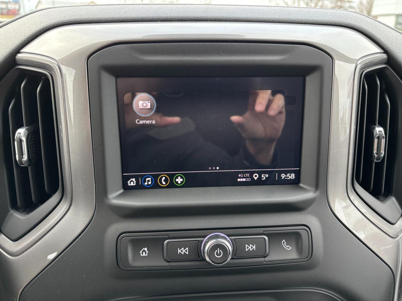 2026 GMC Sierra 3500 HD 2026 GMC Sierra 3500HD Pro Regular Cab 4WD Photo