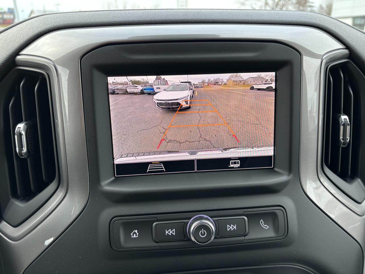 2026 GMC Sierra 3500 HD 2026 GMC Sierra 3500HD Pro Regular Cab 4WD Photo