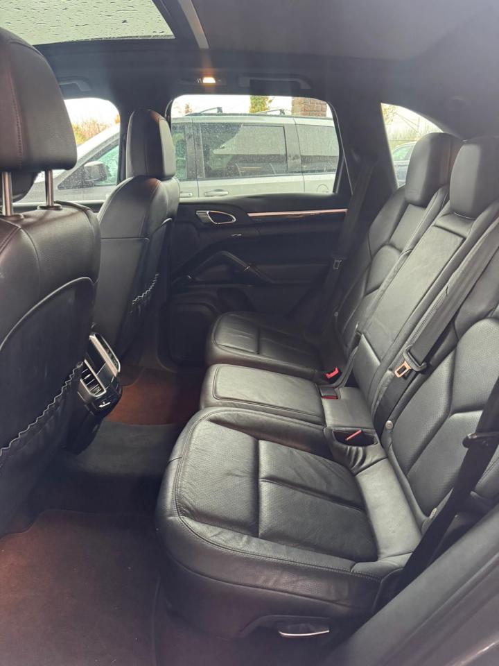 2012 Porsche Cayenne  - Photo #8