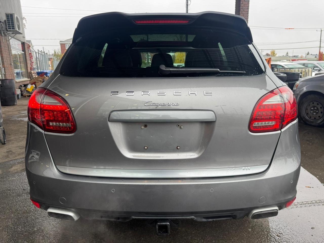 2012 Porsche Cayenne  - Photo #6