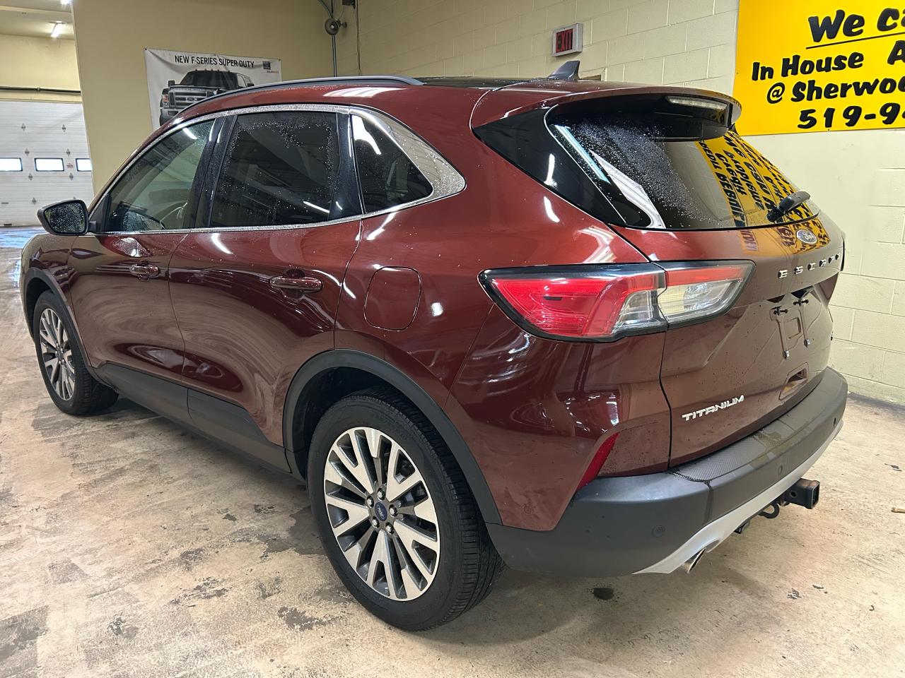 2021 Ford Escape Titanium Photo3
