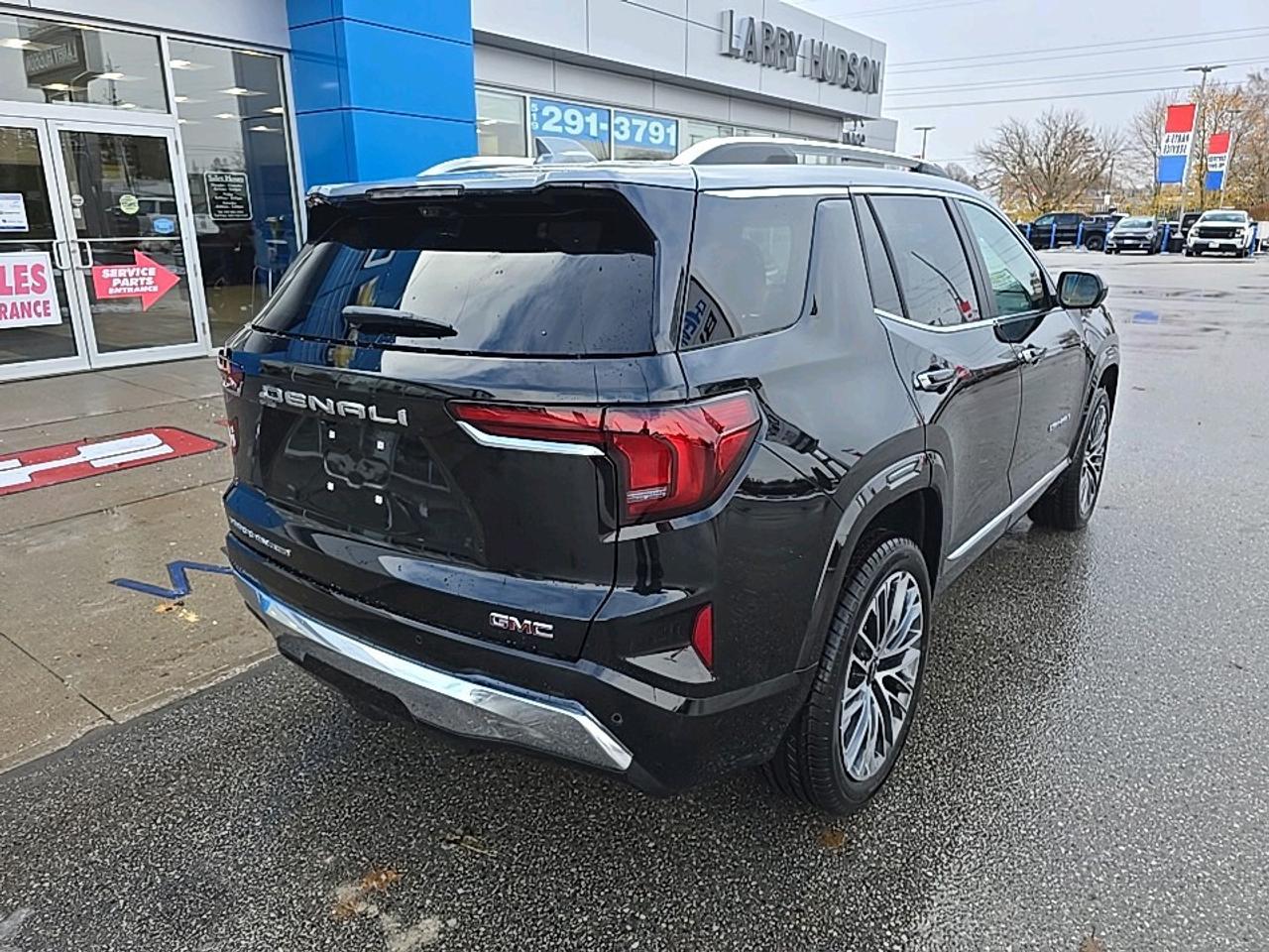 2026 GMC Terrain Denali Photo2