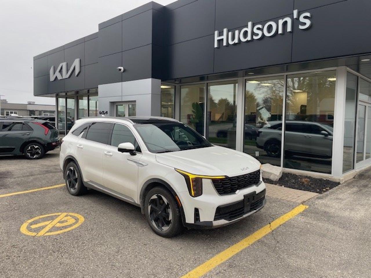 Used 2025 Kia Sorento Plug-In Hybrid SX One Owner | Sunroof | Leather | Navigation | 19