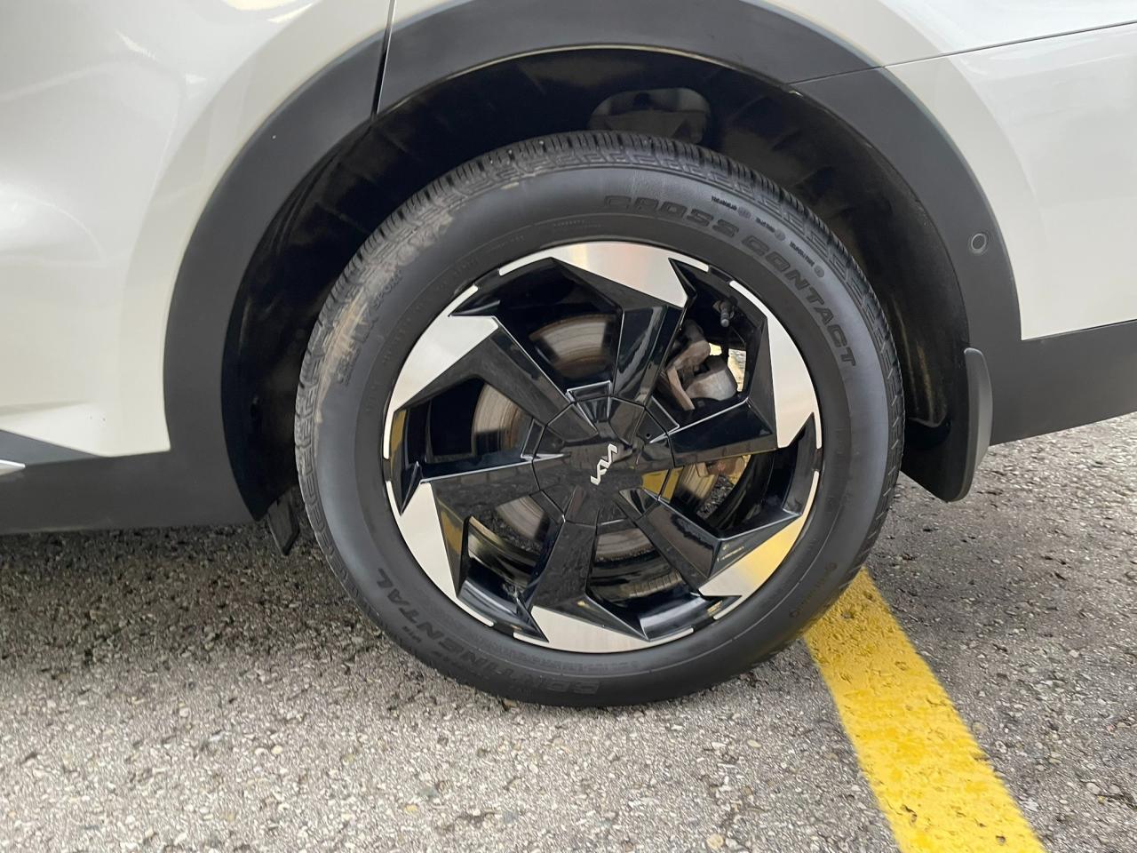 2025 Kia Sorento Plug-In Hybrid SX One Owner | Sunroof | Leather | Navigation | 19" Wheels Photo