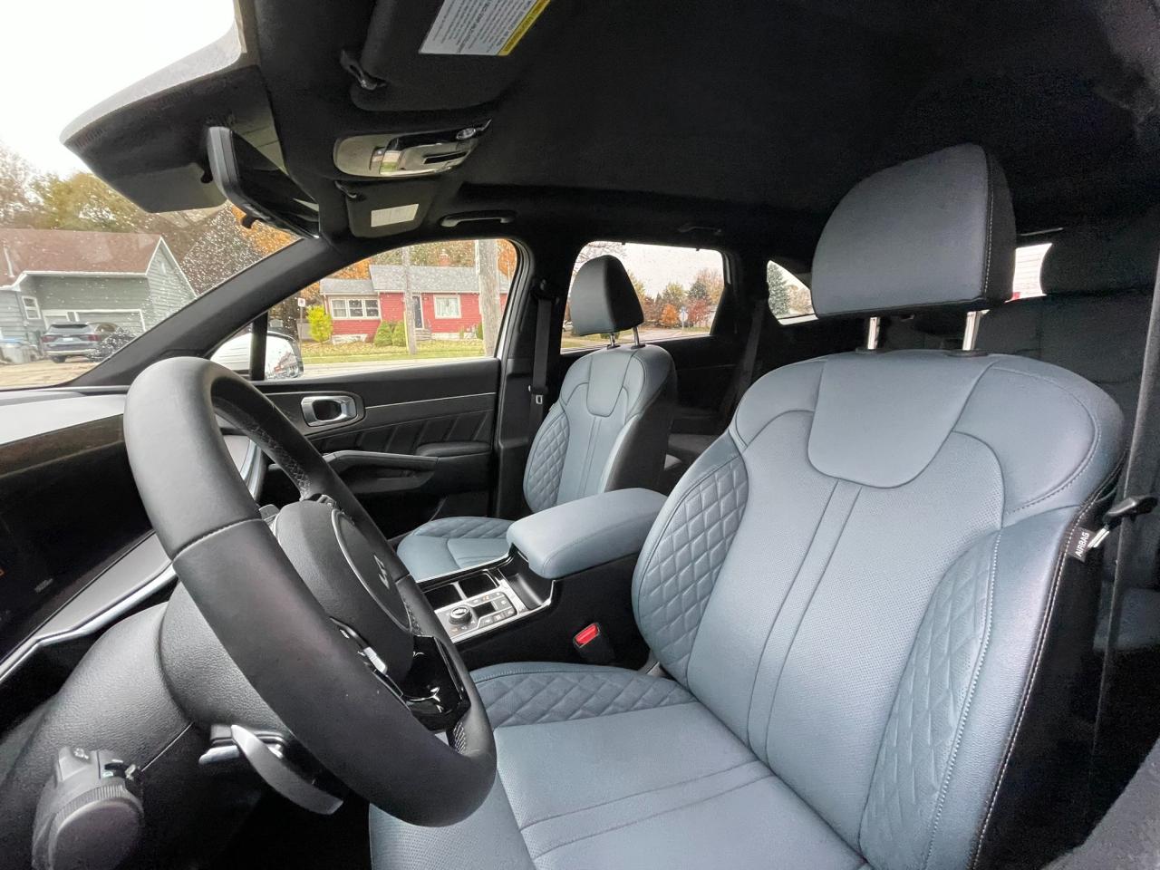 2025 Kia Sorento Plug-In Hybrid SX One Owner | Sunroof | Leather | Navigation | 19" Wheels Photo