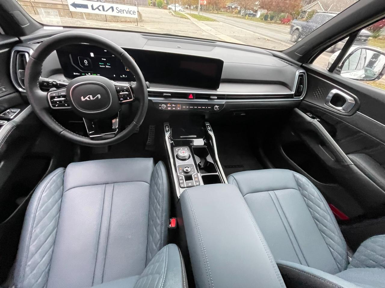 2025 Kia Sorento Plug-In Hybrid SX One Owner | Sunroof | Leather | Navigation | 19" Wheels Photo