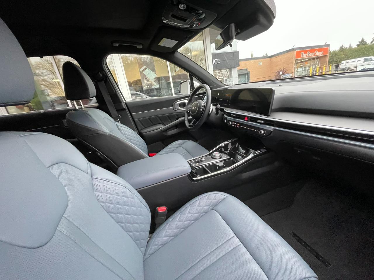 2025 Kia Sorento Plug-In Hybrid SX One Owner | Sunroof | Leather | Navigation | 19" Wheels Photo