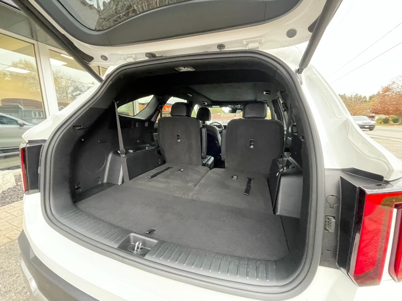 2025 Kia Sorento Plug-In Hybrid SX One Owner | Sunroof | Leather | Navigation | 19" Wheels Photo