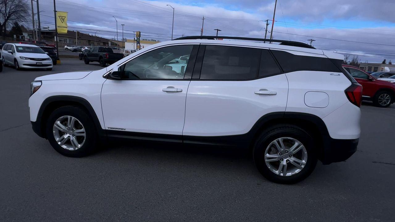 2020 GMC Terrain SLE AWD, HEATED FRONT SEATS, SIRIUS XM, CRUISE CONTROL, REMOTE START, BACK UP CAM!! Photo